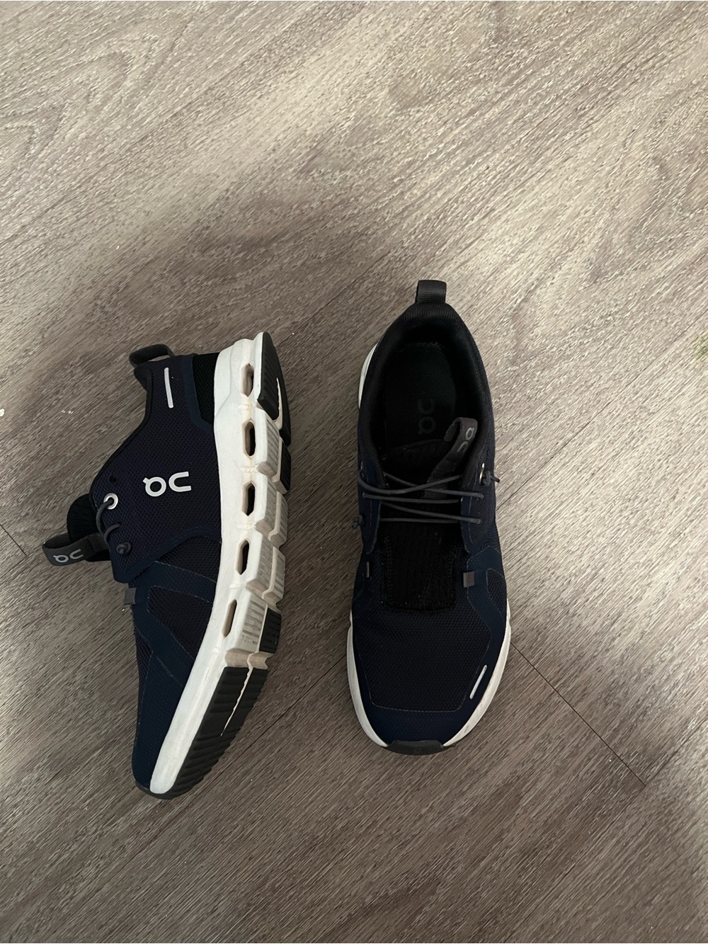 On Cloud Navy/White Women's Running Sneakers